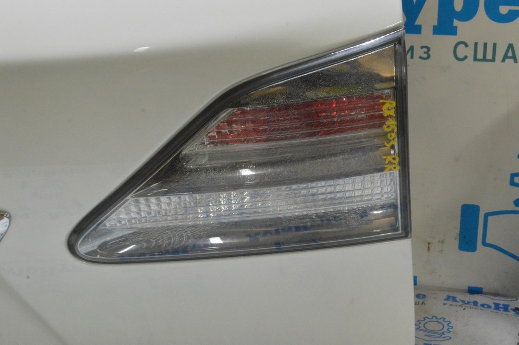 Фонарь внутренний крышка багажника правый Lexus RX350 10-12 дорест (03) паутинка
