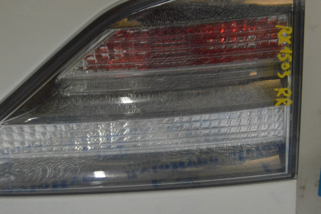 Фонарь внутренний крышка багажника правый Lexus RX350 10-12 дорест (03) паутинка — фото 2