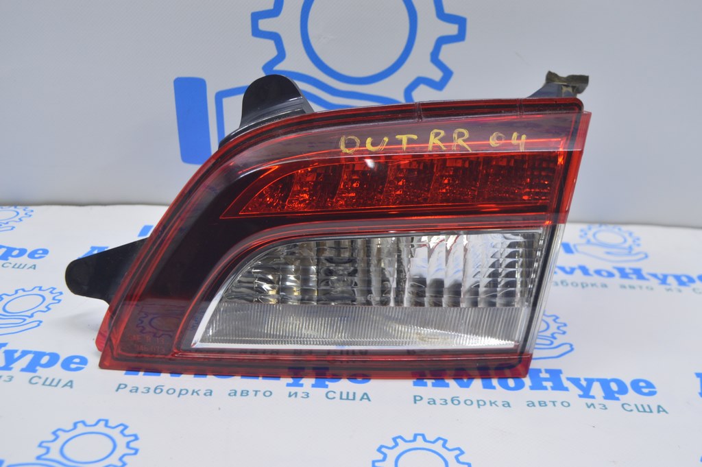 Фонарь внутренний (крышка багажника) правый Subaru Outback 15-19 (04)