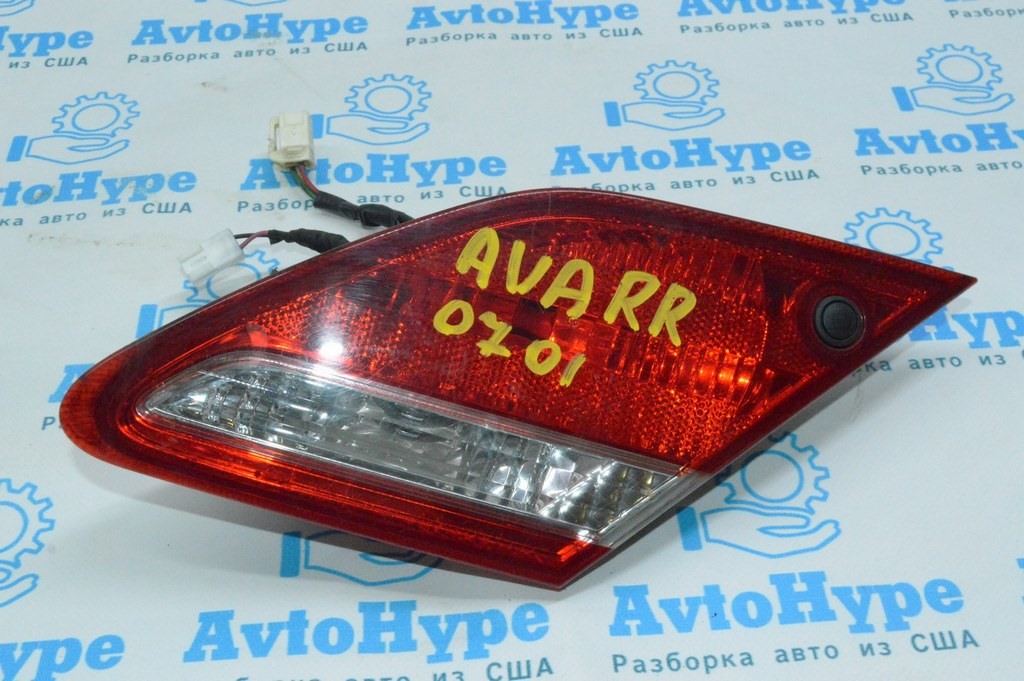 Фонарь внутренний (крышка багажника) правый Toyota Avalon 05-12 (01)