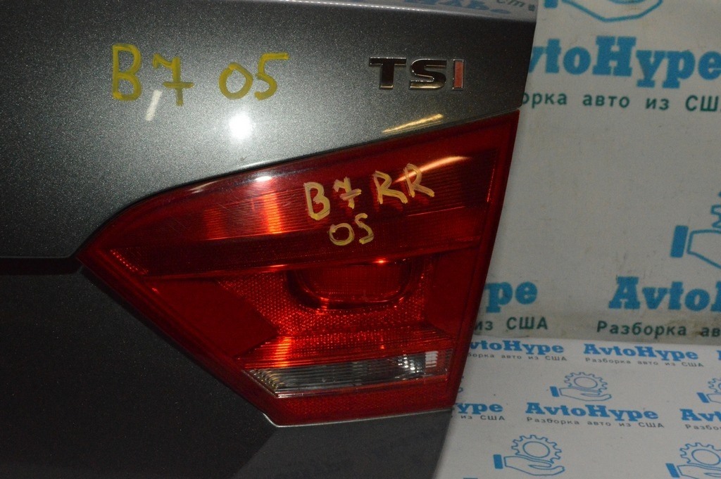 Фонарь внутренний (крышка багажника) правый VW Passat b7 USA (05)