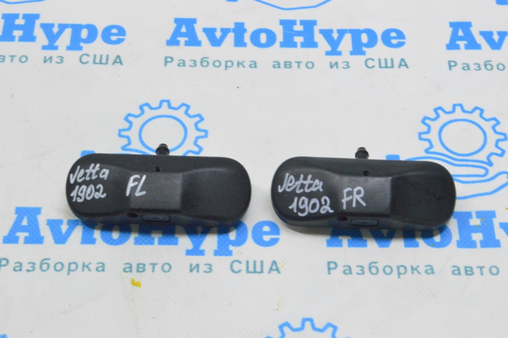 Форсунка омывателя лобового стекла левая VW Jetta 19-24 без подогрева