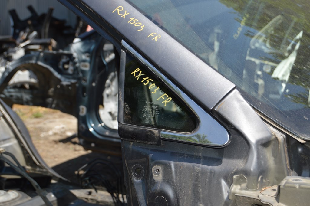 Форточка глухое стекло передняя правая Lexus RX350 RX450h 10-15 хром (03)