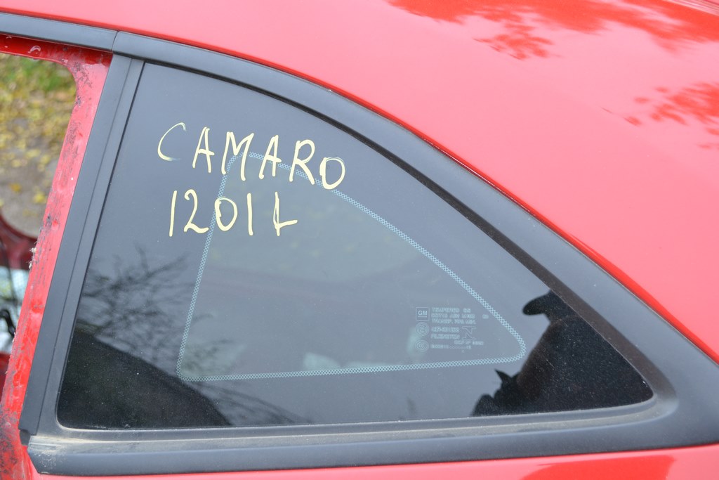 Форточка (глухое стекло) задняя левая Chevrolet Camaro 10-15