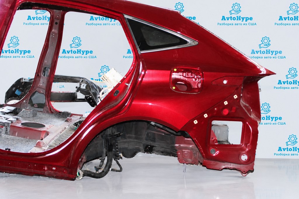 Кватирка глухе скло задня ліва Toyota Venza 21-24 хром
