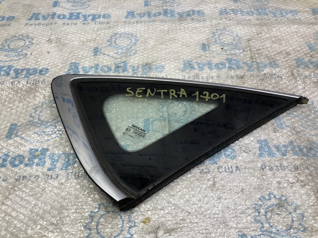 Форточка (глухое стекло) задняя правая Nissan Sentra 13-19