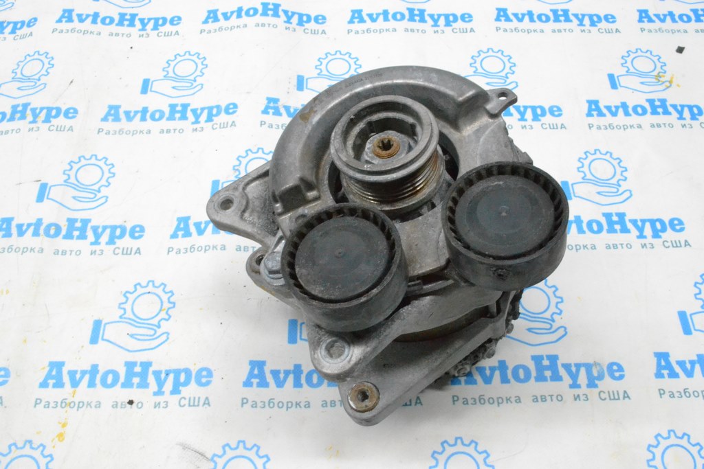 Генератор Nissan Qashqai 21- 1.3Т 240 А (01) немного подплавился сзади (01)