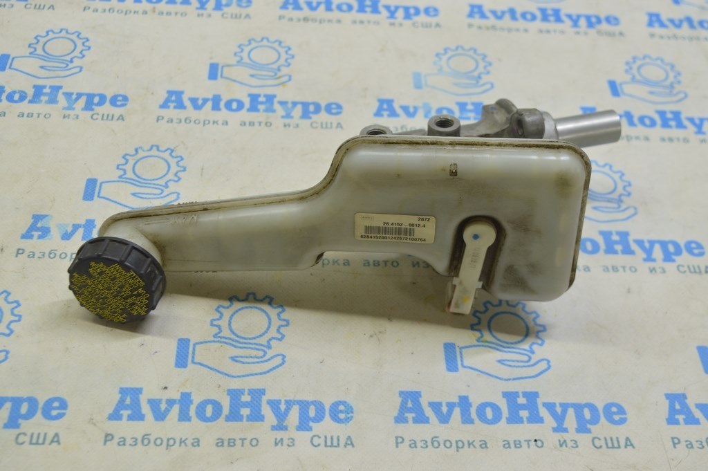Главный тормозной цилиндр Ford Fusion mk5 13- с бачком