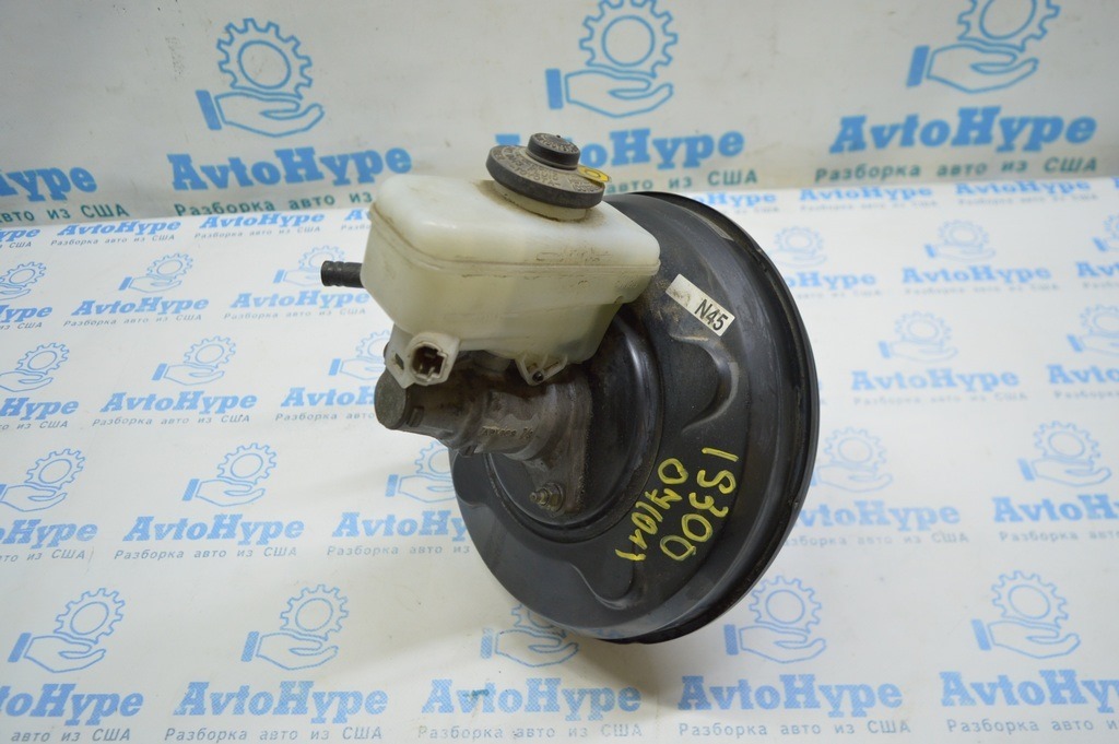 Главный тормозной цилиндр с бачком Lexus IS250 IS300 IS350 06-13