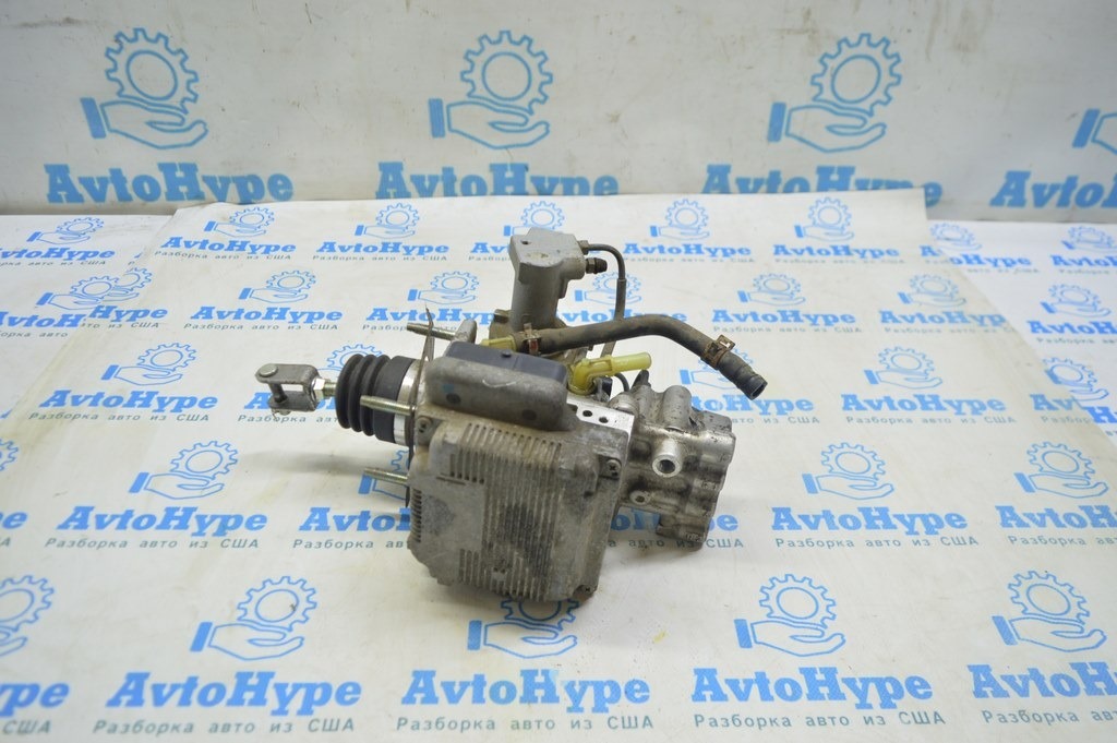 Главный тормозной цилиндр с бачком Toyota Camry v50 12-14 hybrid usa\euro в сборе с ABS