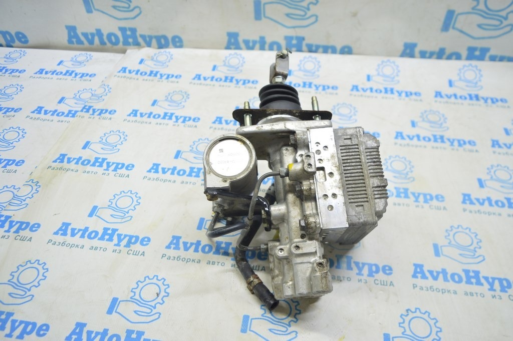 Главный тормозной цилиндр с бачком Toyota Camry v50 12-14 hybrid usa\euro в сборе с ABS — фото 3