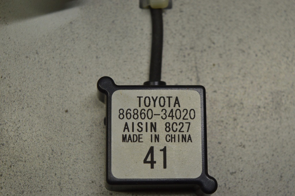 GPS Navigation Antenna Toyota Sequoia 08-16 86860-34020 — фото 2