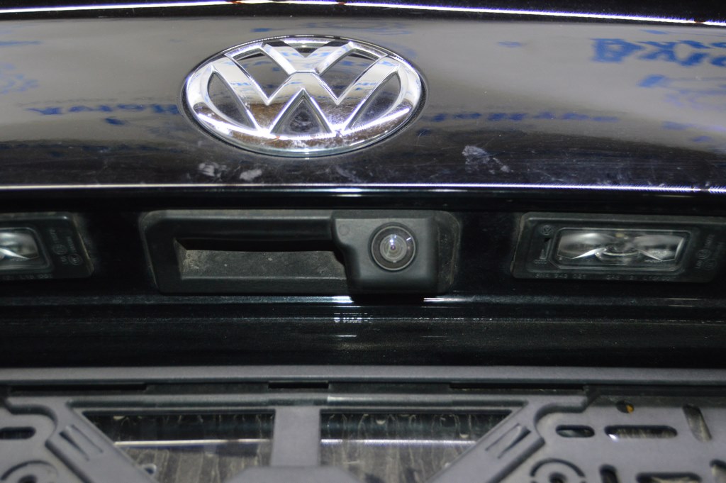 Камера заднего вида VW Jetta 19- с ручкой багажника
