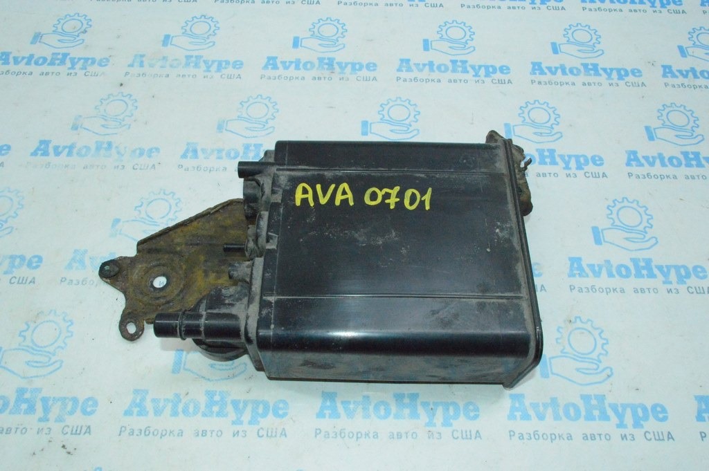 Канистра с углем абсорбер Toyota Avalon 05-12
