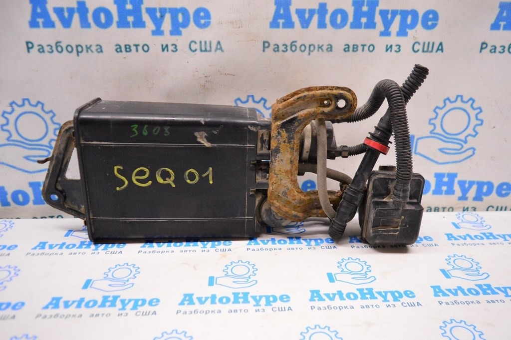 Канистра с углем абсорбер Toyota Sequoia 2008-2022