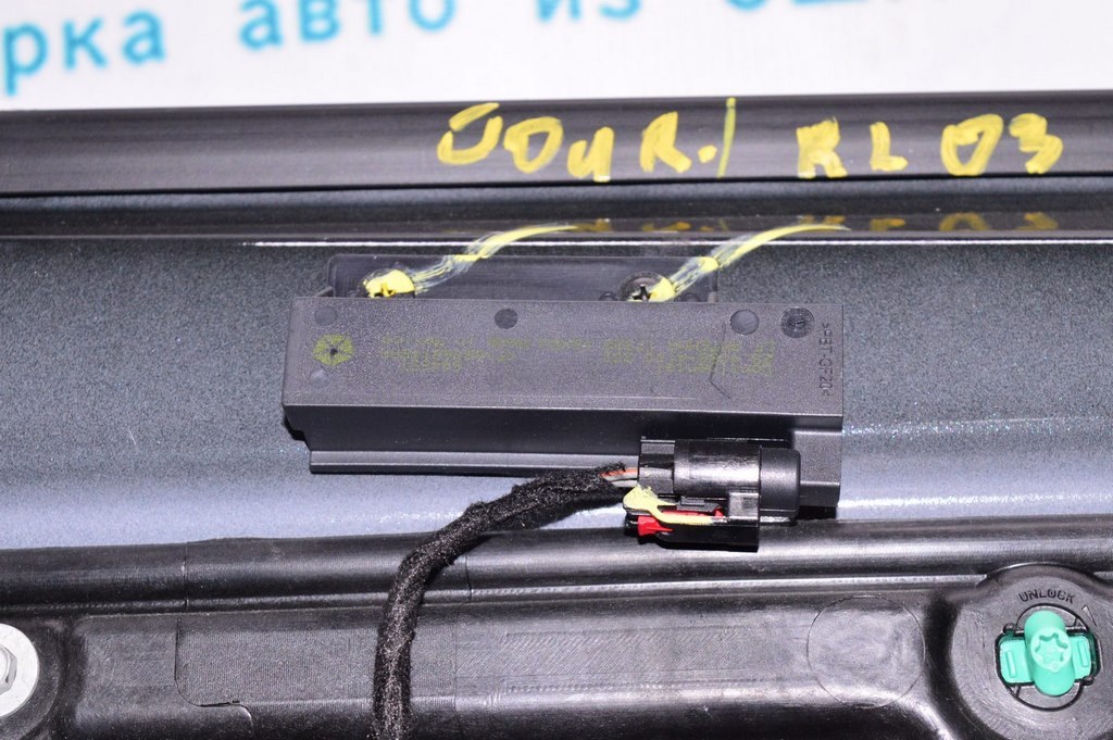 KEYLESS ENTRY ANTENNA AMPIFIER Dodge Journey 11- дверь зад лев