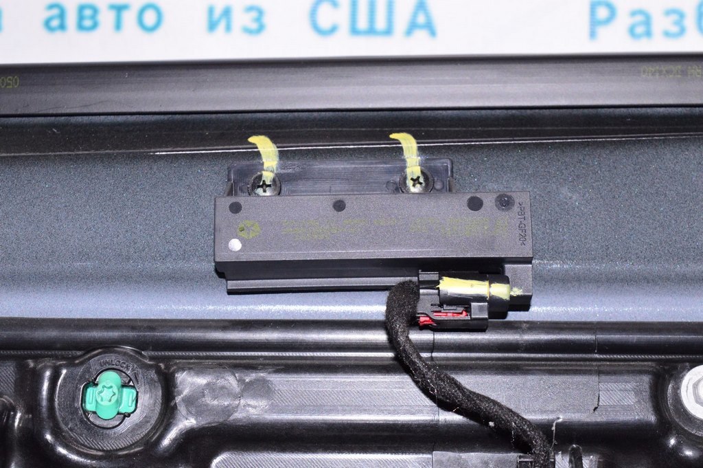KEYLESS ENTRY ANTENNA AMPIFIER Dodge Journey 11-  дверь зад прав