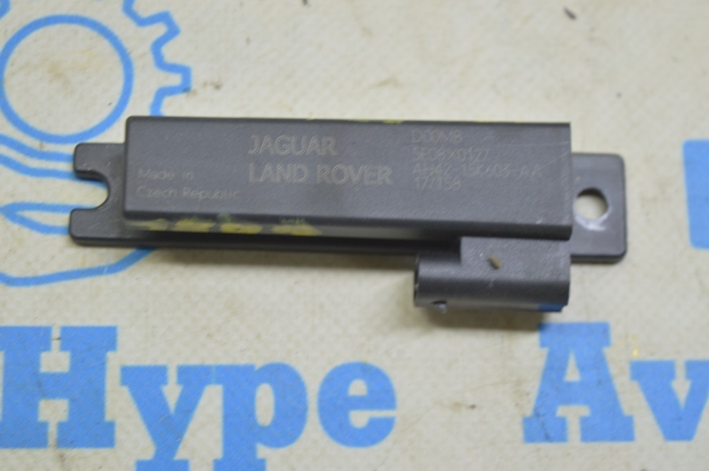 KEYLESS ENTRY ANTENNA Range Rover Velar L560 17- (01)