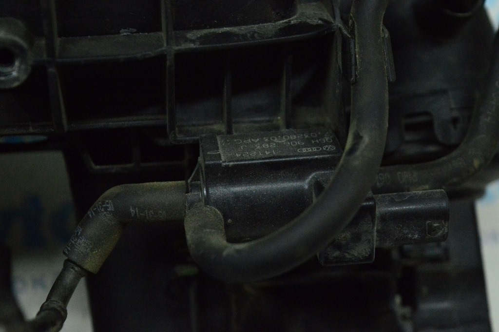 Клапан (актуатор) привода заслонок впускного коллектора VW Jetta 11-18 USA 1.8T (03) — фото 2
