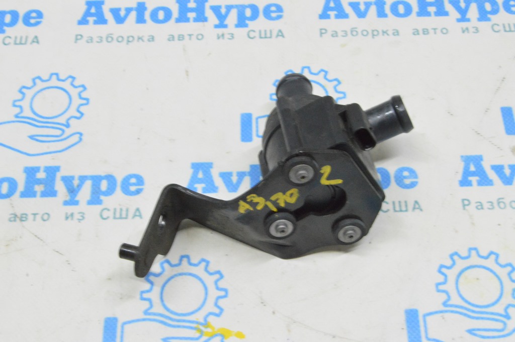Клапан системы охлаждения второй Audi A3 8V 15-20 (02) 5Q0121599AA — фото 2