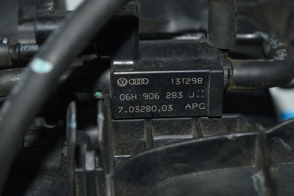 Клапан управления заслонкой впускного коллектора VW Passat b7 USA 1.8Т 06h906283j