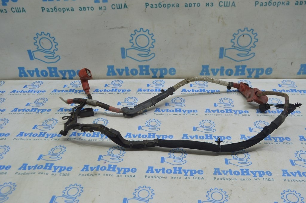 Клемма АКБ плюсовая Range Rover Velar L560 17- (01)