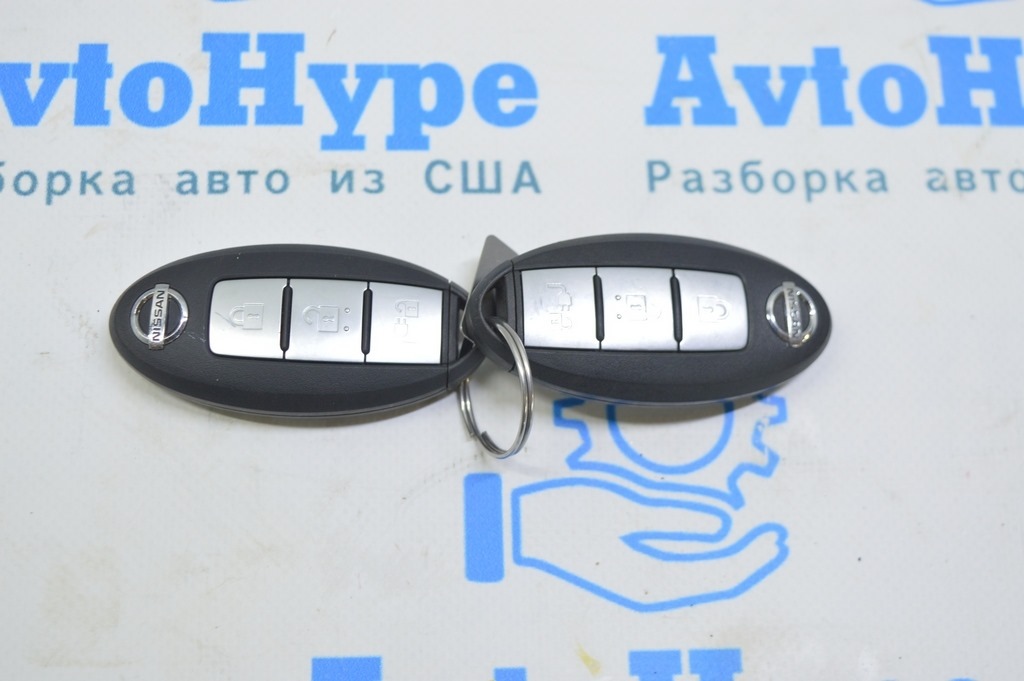 Ключ smart Nissan Leaf 18-19 3 кнопки (01)