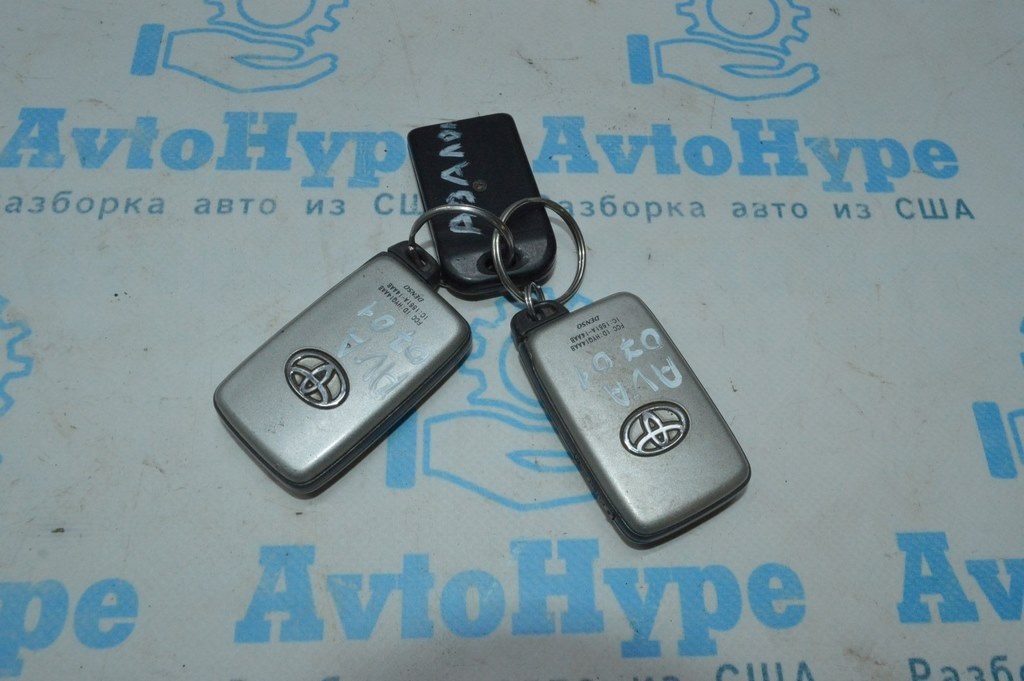 Ключ Toyota Avalon 05-12