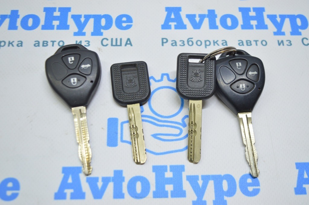 Ключ Toyota Camry v50 12-14 европа болванка без кнопок