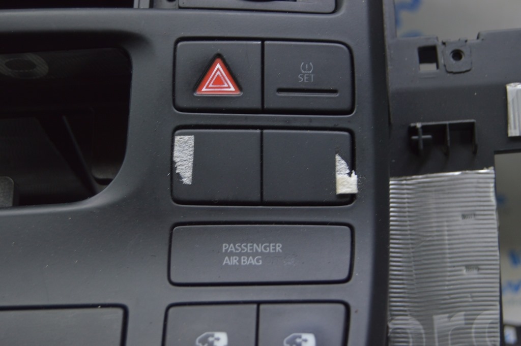 Кнопка аварийной сигнализации VW Multivan T5 09-15 черн