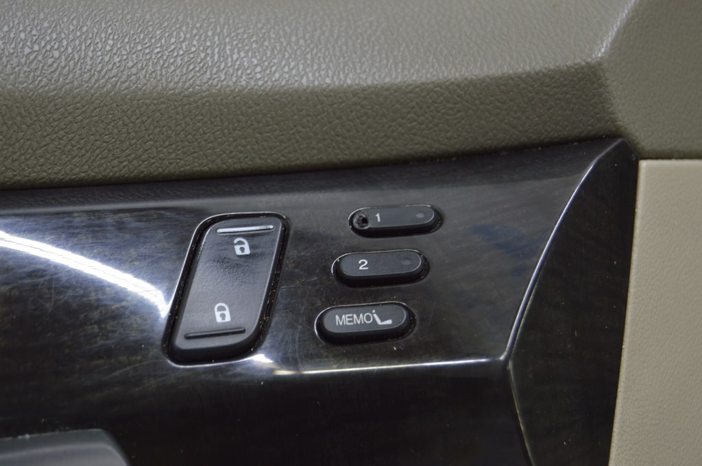 Кнопка блокировки двери перед лев Acura MDX 07-13