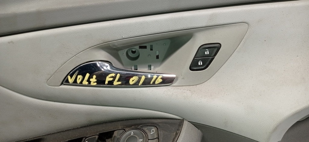 Кнопка блокировки двери передняя левая Chevrolet Volt 16-