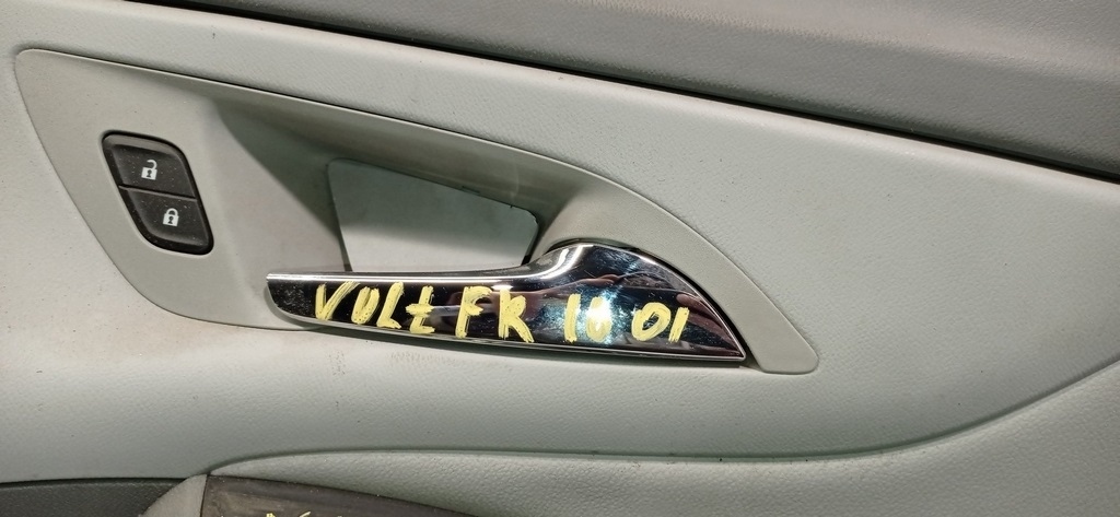 Кнопка блокировки двери передняя прав Chevrolet Volt 16-