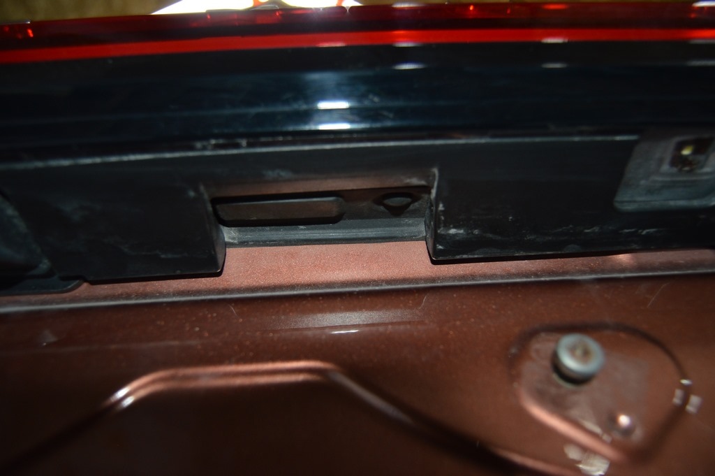 Кнопка открытия двери багажника Lexus RX 350/350h/500h 23-