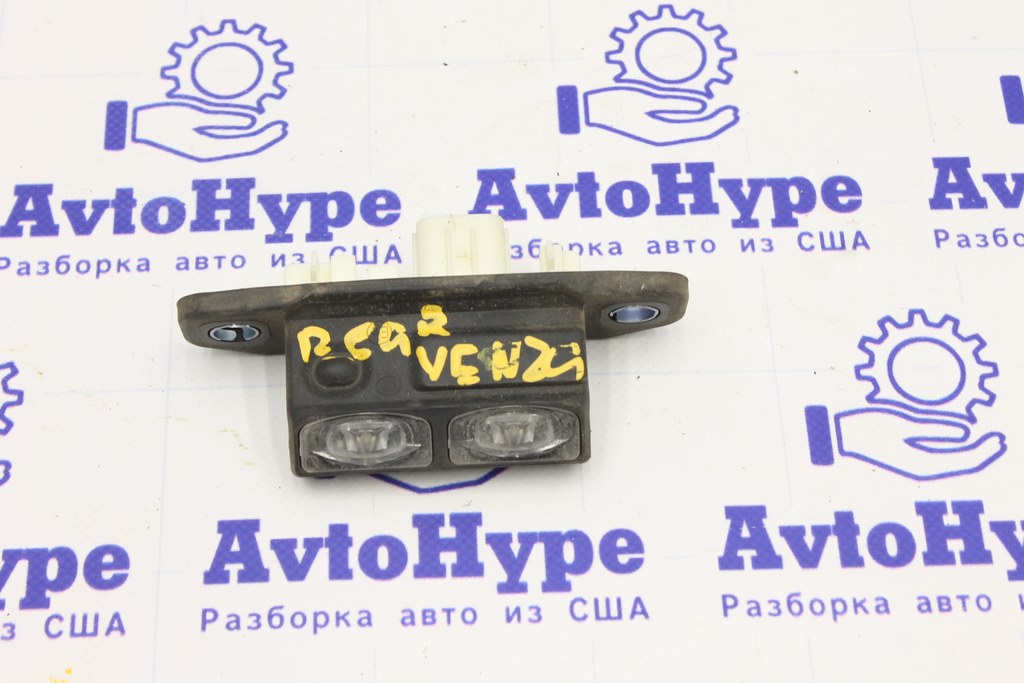 Кнопка відкриття дверей багажника з підсвіткою номера Toyota Venza 21-24 keyless