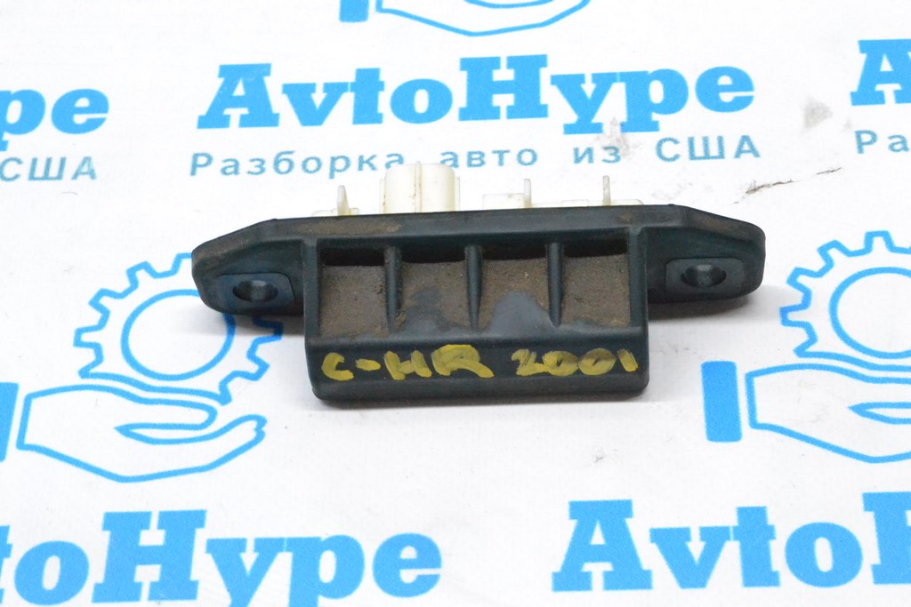 Кнопка открытия двери багажника Toyota C-HR 18-23