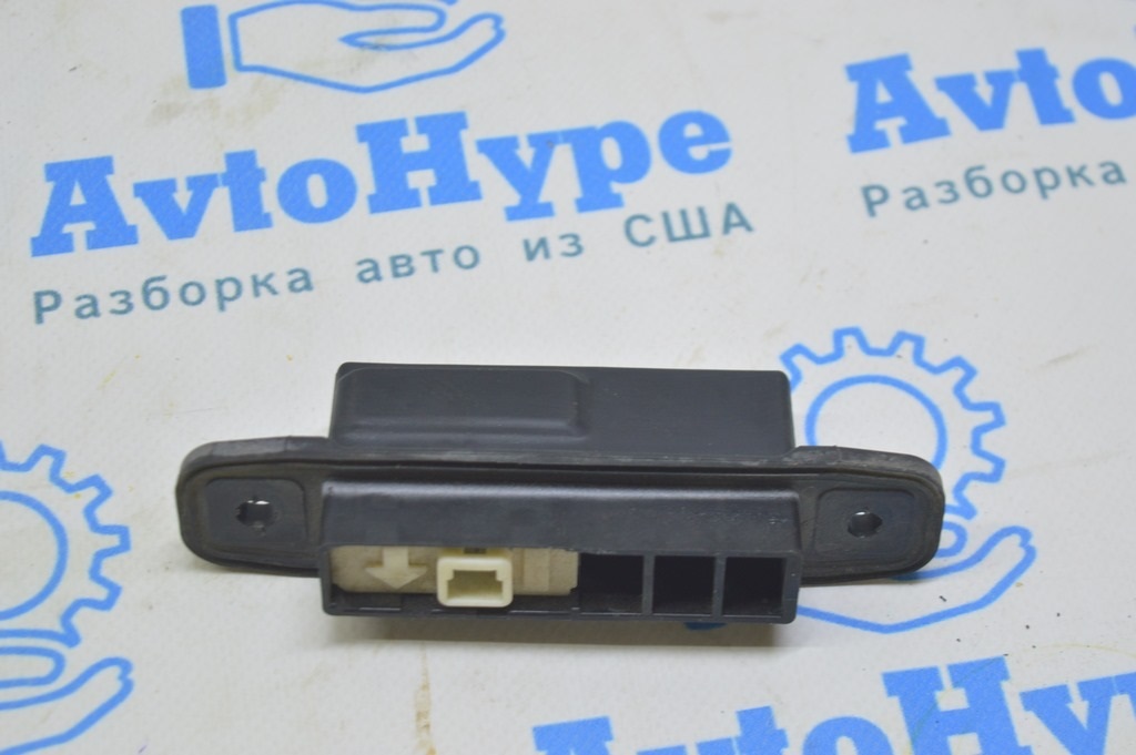 Кнопка открытия двери багажника внешняя Toyota Sienna 11-20 (01) Реал М. — фото 2