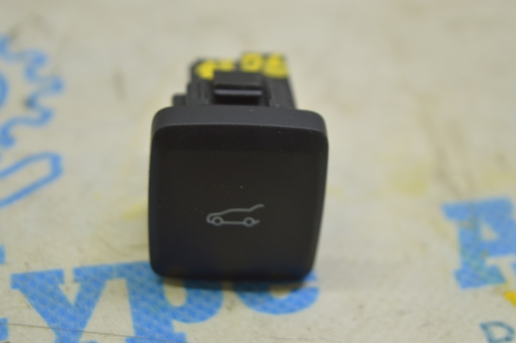Кнопка открытия крышки багажника Ford Fusion mk5 13-
