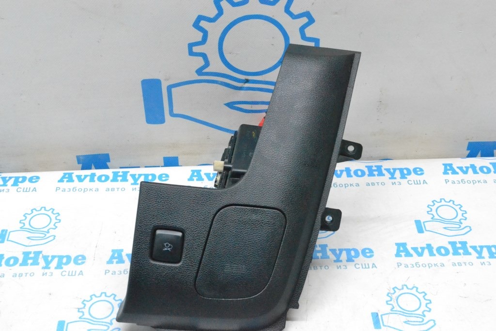 Кнопка открытия крышки багажника Ford Mustang mk6 15-23 салонная
