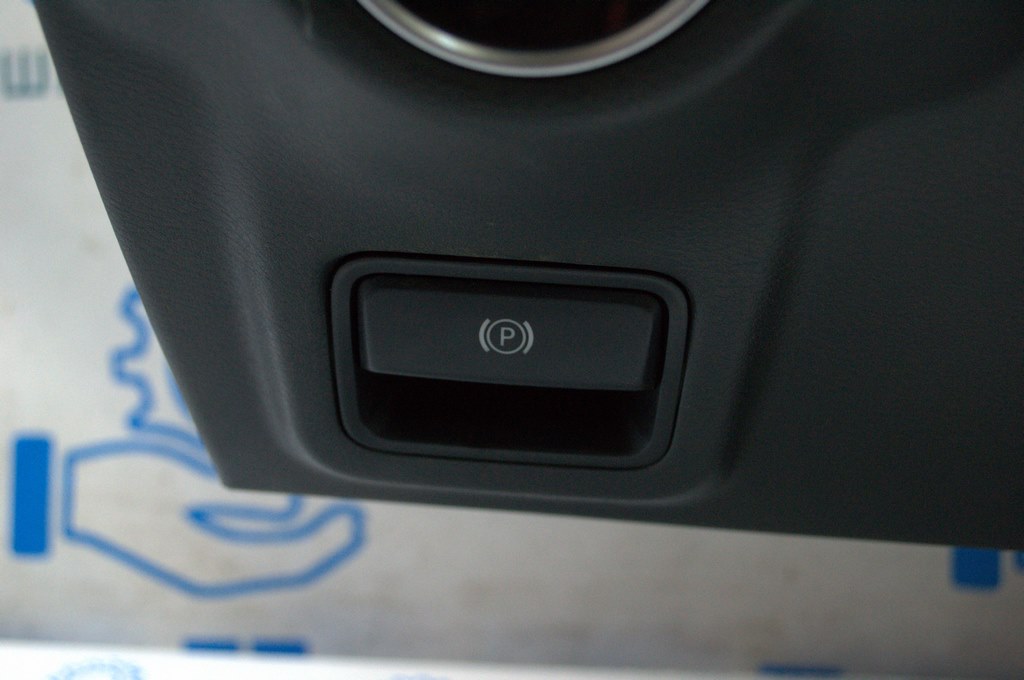Кнопка P Parking Infiniti QX30 17-