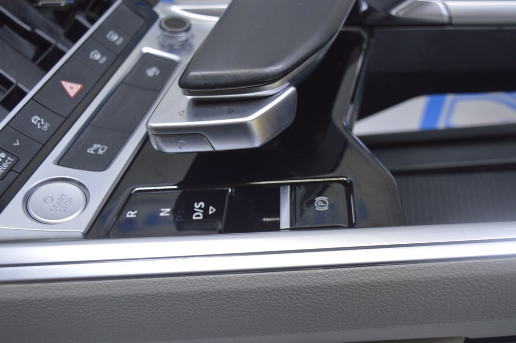 Кнопка P стояночного тормоза Audi E-Tron (Q8) GEN 18-