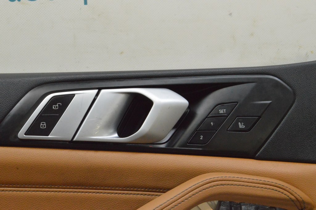 Кнопка памяти сидений передняя левая BMW X5 G05 19-23 с подогревом