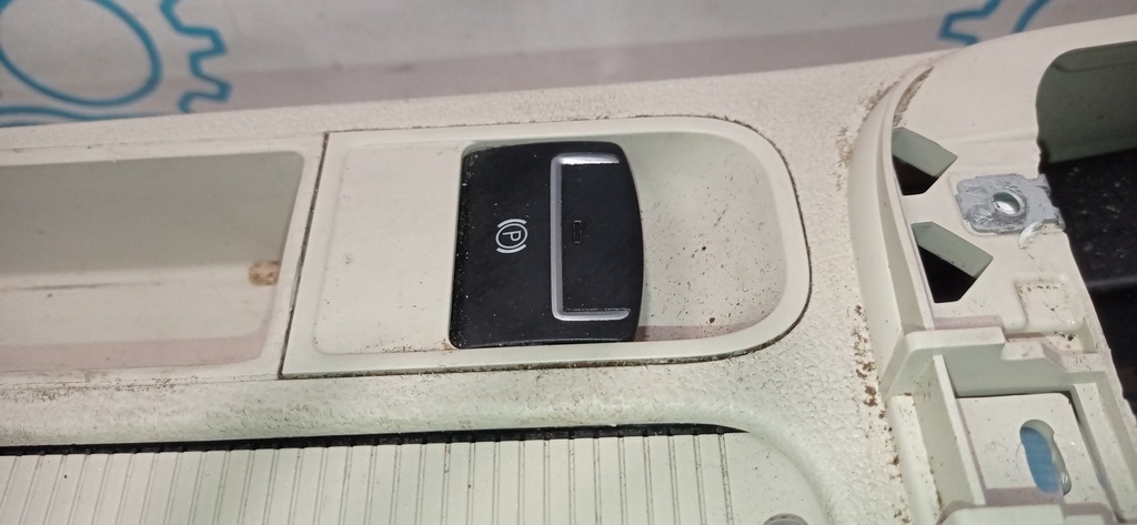 Кнопка Parking VW Tiguan 09-17