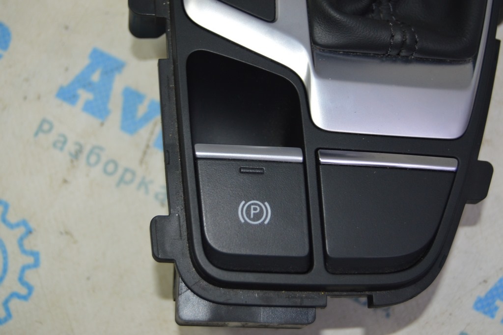 Кнопка паркинга Audi Q5 80A 18-24