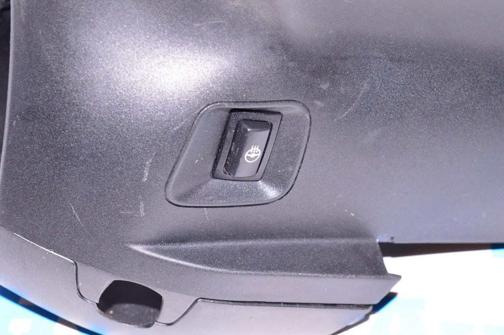 Кнопка подогрева руля на кожухе рулевой колонки BMW X3 F25 11-17
