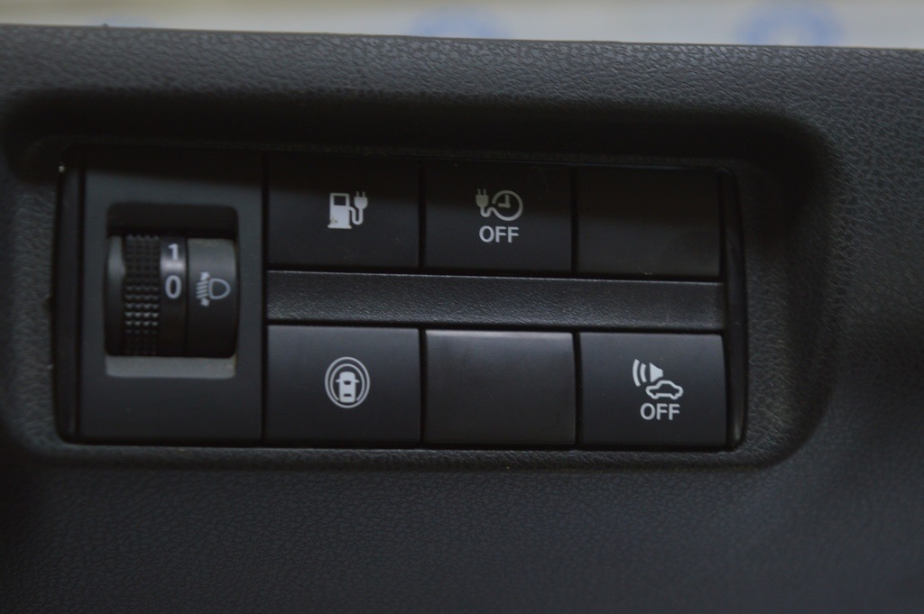 Кнопка таймера зарядки Nissan Leaf 18-