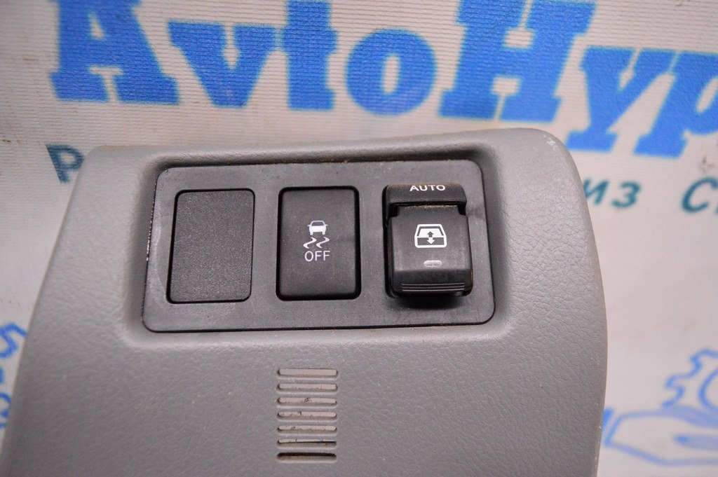 Кнопка Track Off Toyota Sequoia 2008-2022