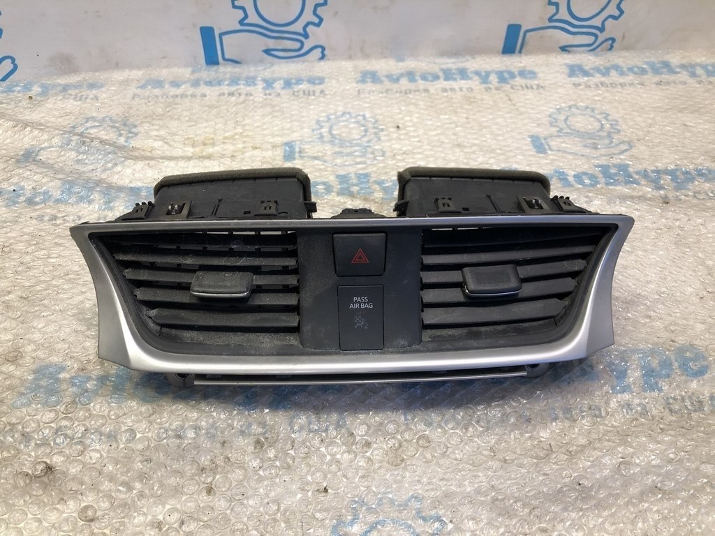 Кнопка включения аварийной сигнализации Nissan Sentra 13-19