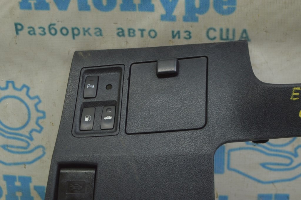 Кнопки открытия багажника и лючка бака Lexus ES350 07-12