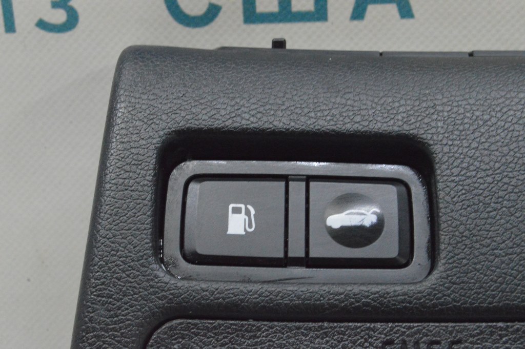 Кнопки открытия бензобака и багажника Hyundai Sonata 11-14 черн